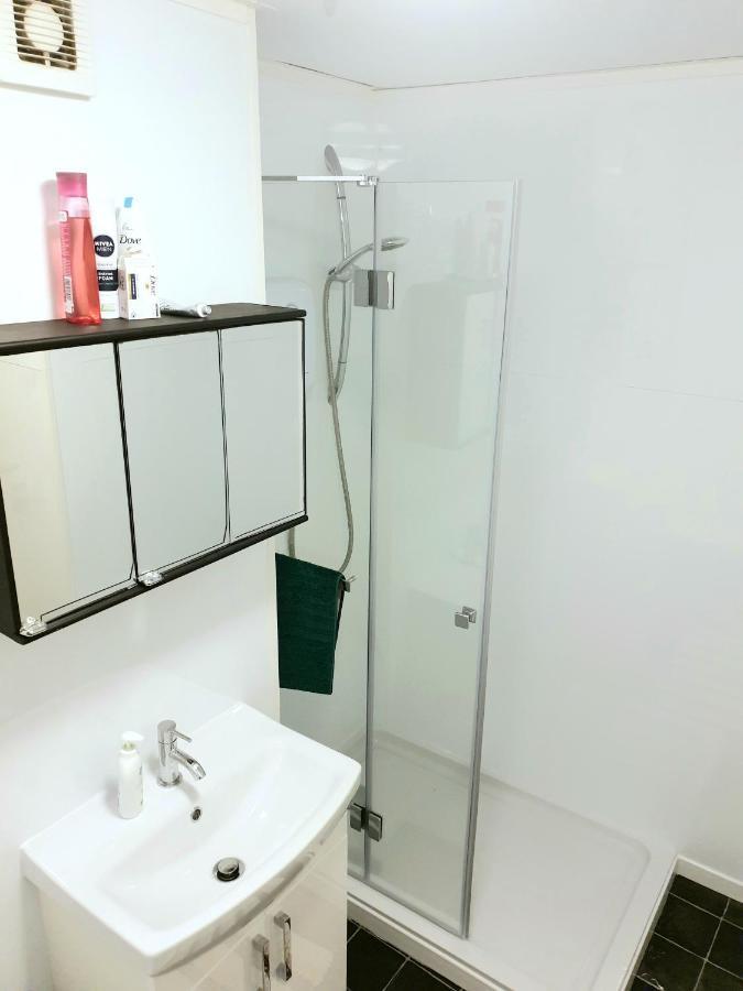 Elephant & Castle - Zone 2 - Private Rooms - Shared Bathroom London Exterior foto