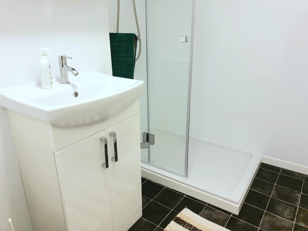 Elephant & Castle - Zone 2 - Private Rooms - Shared Bathroom London Exterior foto